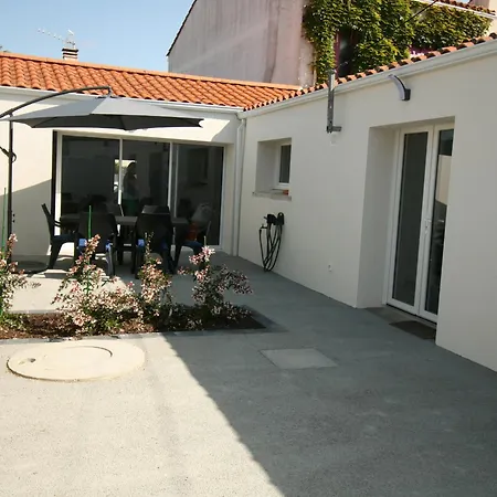 Maison Renovee 2 Ch, Terrasse, Proche Et Centre, Parking, Equipements Complets, Animaux Ok - Fr-1-22-356 別荘