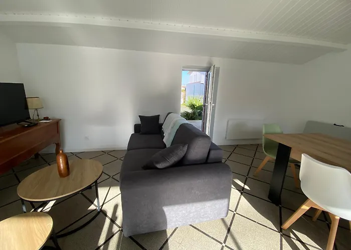 Semesterbostad Maison Renovee 2 Ch, Terrasse, Proche Et Centre, Parking, Equipements Complets, Animaux Ok - Fr-1-22-356 *